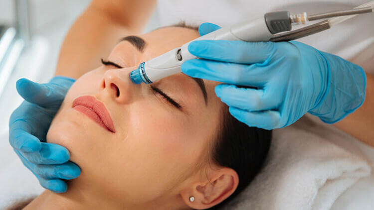 https://promarwellness.com/wp-content/uploads/2021/04/HydraFacial-2.jpg