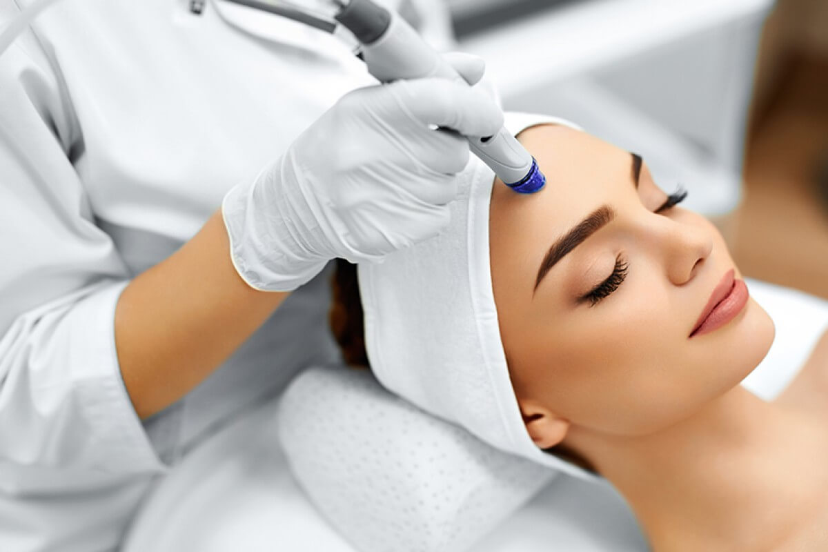 https://promarwellness.com/wp-content/uploads/2021/04/HydraFacial-3.jpg